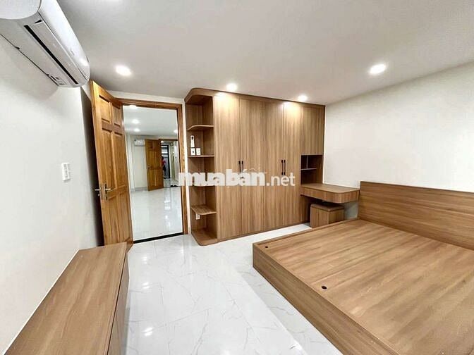 Căn hộ ban công ,máy giặt riêng