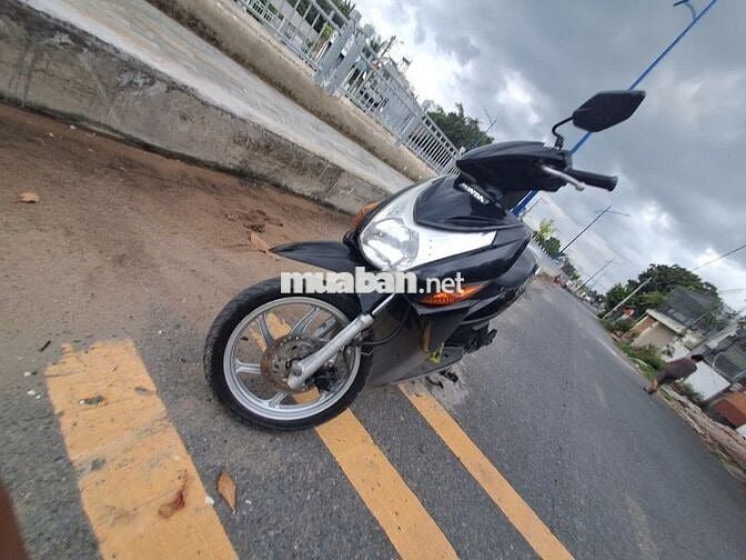 Honda Click đời 2011 máy rin êm có giao lưu xe