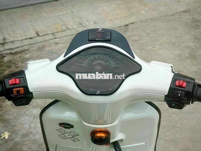 Vespa Sprint 150 ABS Trắng full option 9 chủ