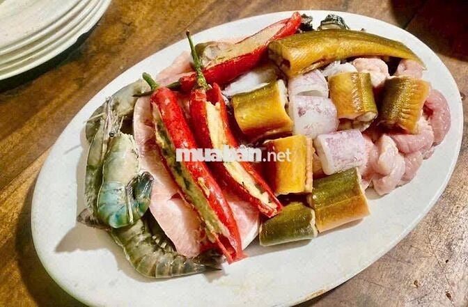 [LÀM NGAY] NAM PHỤC VỤ KHU GIẢNG VIÊN