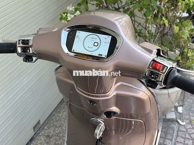 Vespa Sprint125 Tech 2025 Hồng Por 1400km 777.37