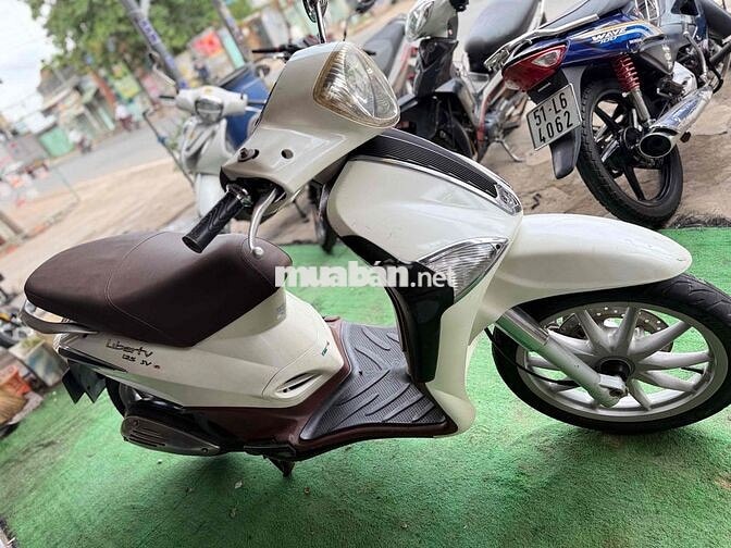 Liberty 3V i.e. 2013 Trắng bstp đẹp zin êm