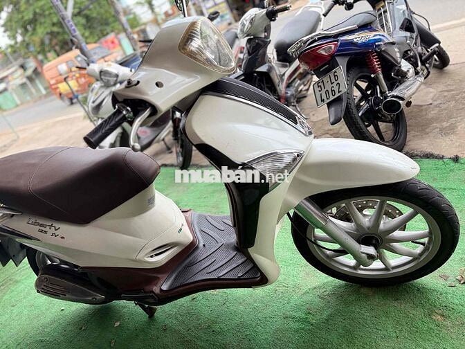 Liberty 3V i.e. 2013 Trắng bstp đẹp zin êm