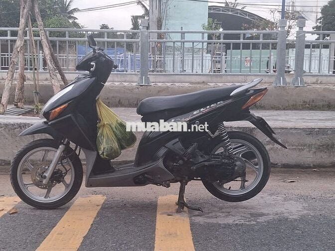Honda Click đời 2011 máy rin êm có giao lưu xe