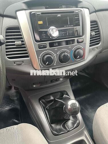 Toyota Innova E 2013 leng keng
