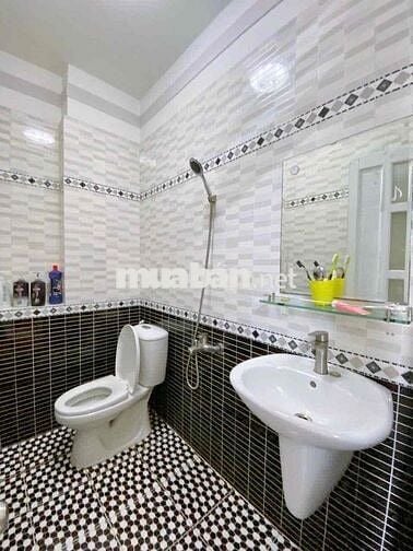 BÁN NHÀ 2 MT, TIỆN KD DÒNG TIỀN