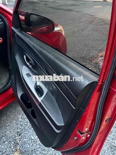 Toyota Yaris 2014 1.3G - 61000 km