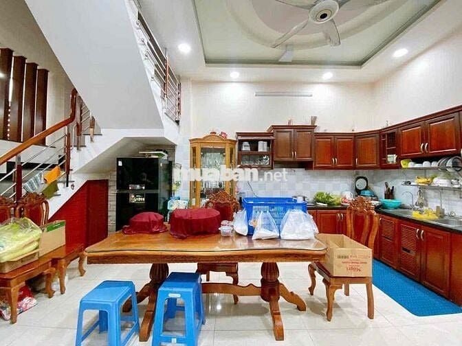 BÁN NHÀ 2 MT, TIỆN KD DÒNG TIỀN