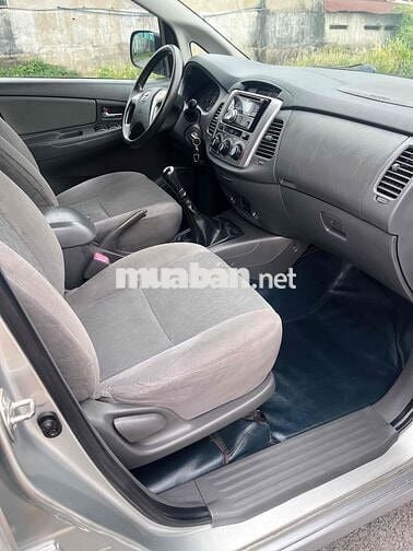 Toyota Innova E 2013 leng keng