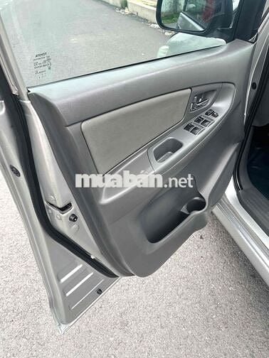 Toyota Innova E 2013 leng keng