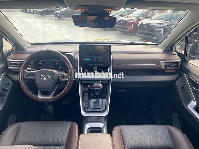 Toyota Innova Cross Hybrid 2023 Trắng - 50.000 km