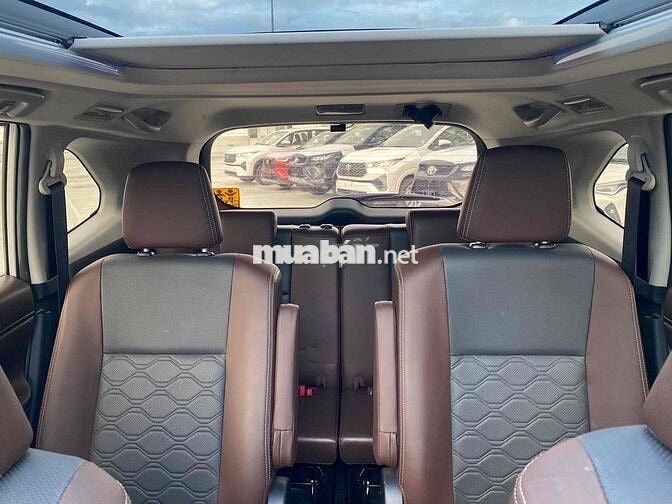 Toyota Innova Cross Hybrid 2023 Trắng - 50.000 km