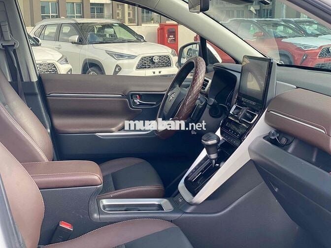 Toyota Innova Cross Hybrid 2023 Trắng - 50.000 km