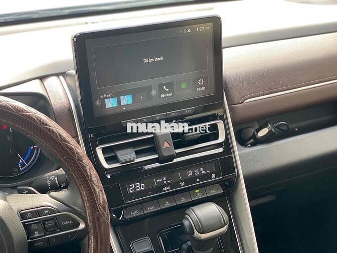 Toyota Innova Cross Hybrid 2023 Trắng - 50.000 km