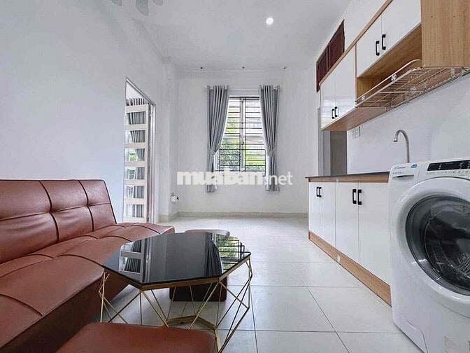 Cho thuê căn hộ 1PN Ban công Q4 gần ĐH Luật, ĐH Nguyễn Tất Thành
