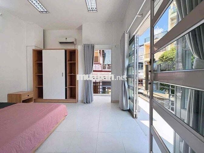 Cho thuê căn hộ 1PN Ban công Q4 gần ĐH Luật, ĐH Nguyễn Tất Thành