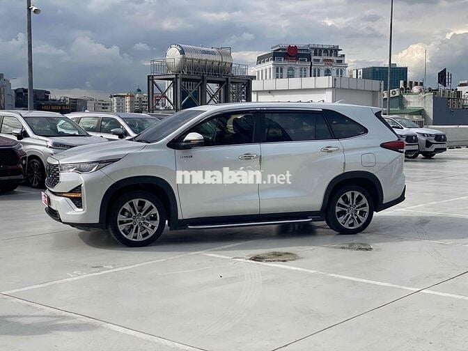 Toyota Innova Cross Hybrid 2023 Trắng - 50.000 km