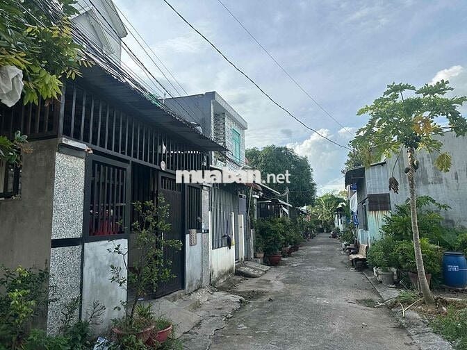 Cần Bán Gấp Nhà 1 Trệt, 1 Lầu, CC SHR đang sử dụng, Hẻm xe hơi