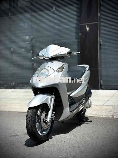 Honda Dylan 150 Ý màu Bạc