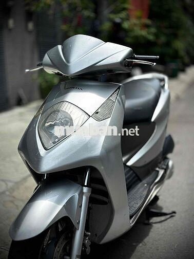 Honda Dylan 150 Ý màu Bạc