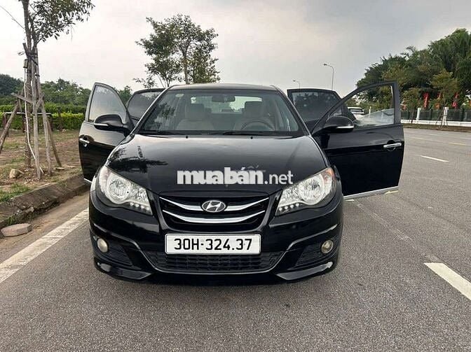 Hyundai Avante số tự động màu Đen
