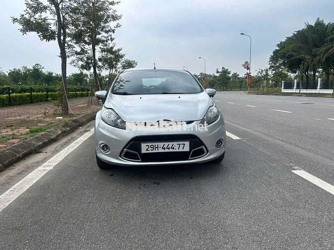 Ford Fiesta Số tự động Bạc 5 chỗ