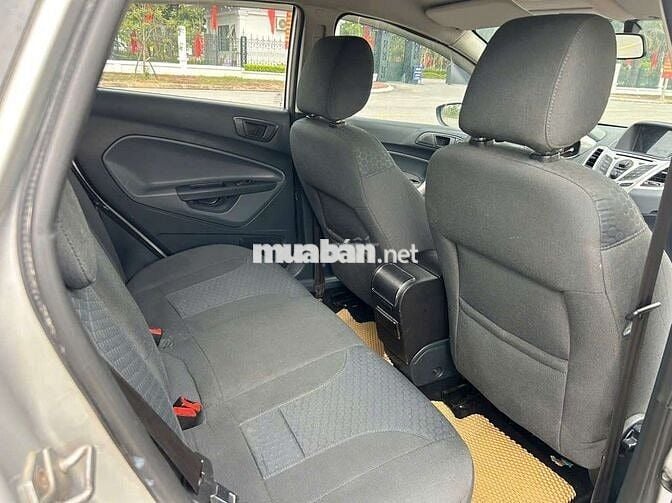 Ford Fiesta Số tự động Bạc 5 chỗ