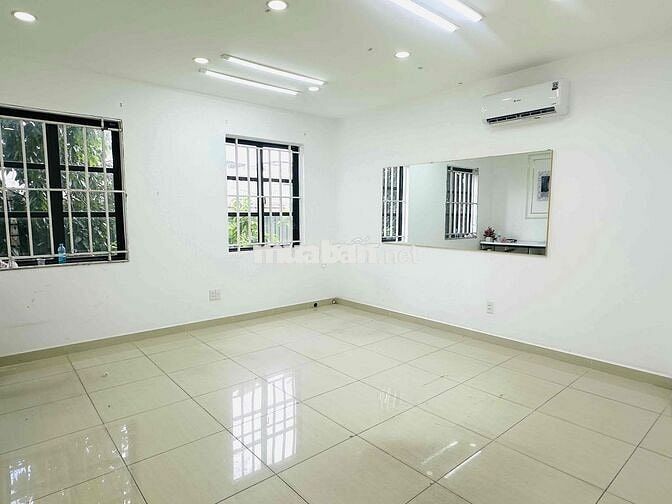 CHO THUÊ NHÀ PHỐ CITYLAND 1 HẦM 4 LẦU. MÁY LẠNH CHỈ 43TRIỆU (BAO THUẾ)