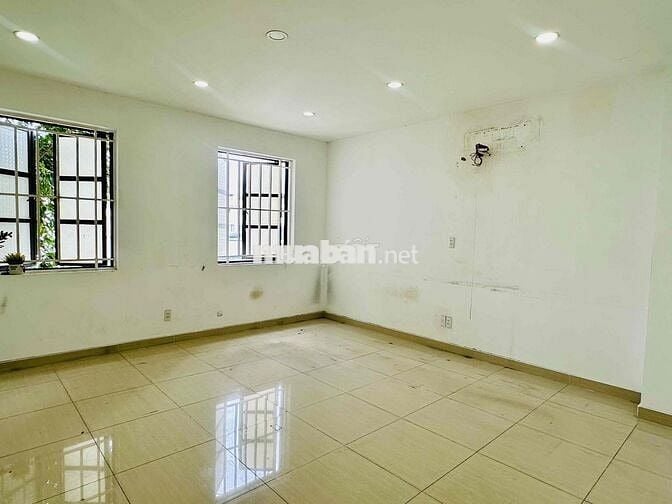 CHO THUÊ NHÀ PHỐ CITYLAND 1 HẦM 4 LẦU. MÁY LẠNH CHỈ 43TRIỆU (BAO THUẾ)