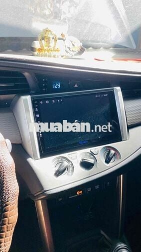 Toyota Innova 2021 8 chỗ Số sàn Bạc