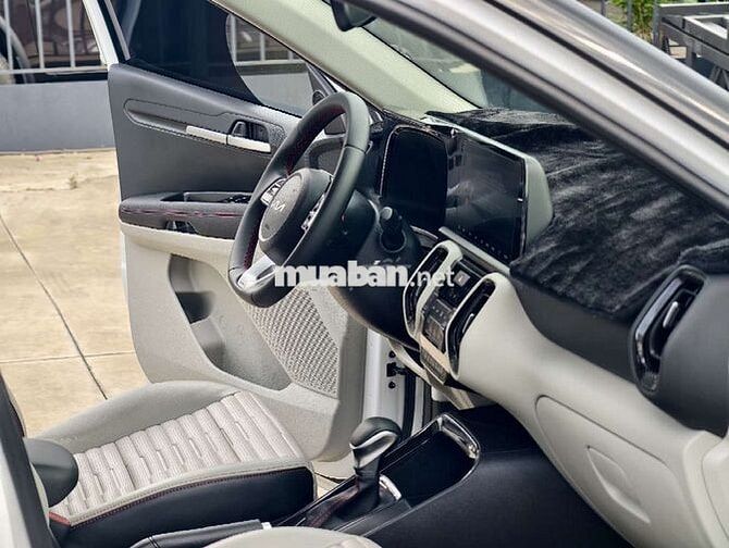 KIA SONET PREMIUM 2023 Trắng 3 vạn