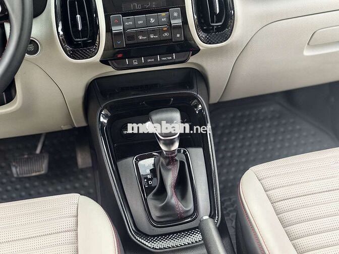 KIA SONET PREMIUM 2023 Trắng 3 vạn