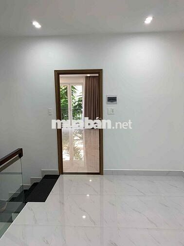 Chỉ 13 triệu- Thuê Ngay Nhà Phố 3pn3wc - Trong Khu Có Hồ Bơi