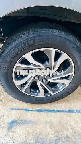 Toyota Innova 2021 8 chỗ Số sàn Bạc