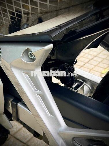 Yamaha Exciter CTĐ 1S9A Trắng Vàng Đồng