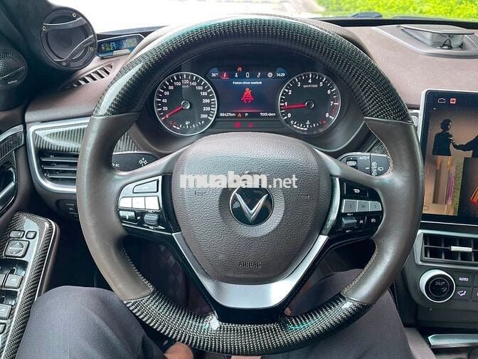Vinfast LuxSa 2019
