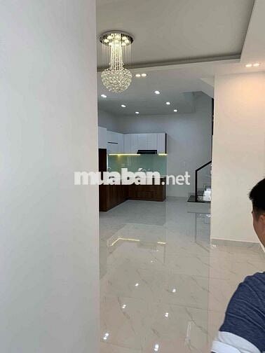 Chỉ 13 triệu- Thuê Ngay Nhà Phố 3pn3wc - Trong Khu Có Hồ Bơi