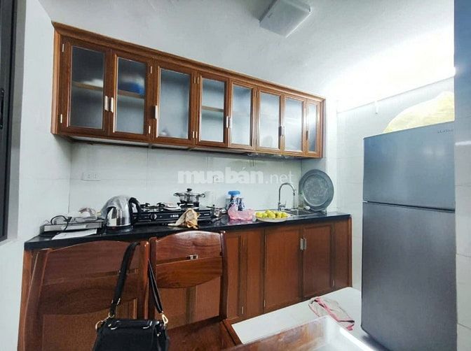Cho thuê nhà phố cổ Hàng Bông, gần mặt phố, đủ đồ