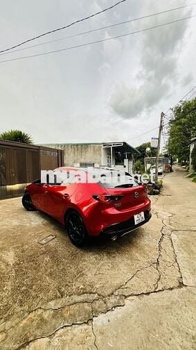Mazda 3 Sport đỏ