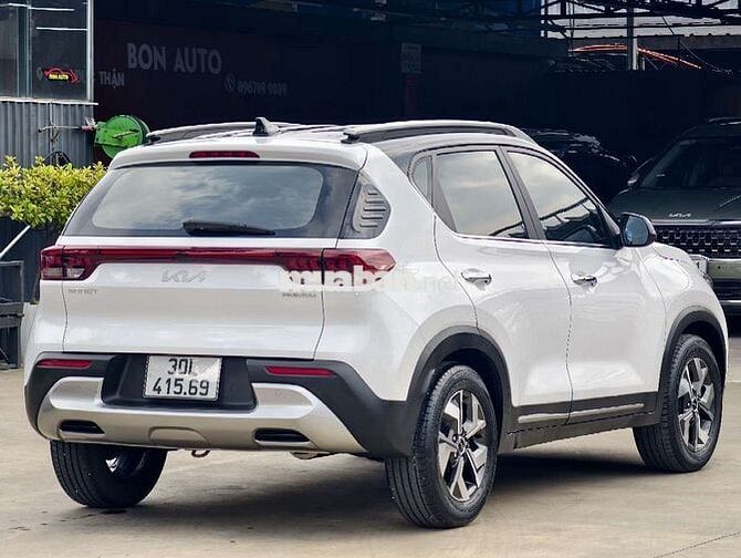 KIA SONET PREMIUM 2023 Trắng 3 vạn