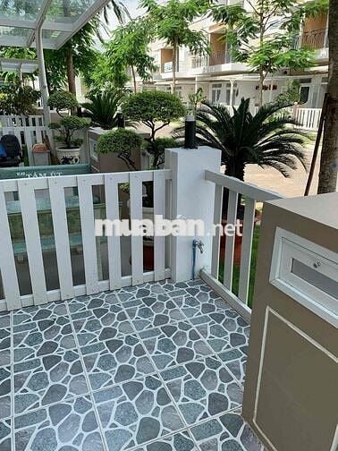 Chỉ 13 triệu- Thuê Ngay Nhà Phố 3pn3wc - Trong Khu Có Hồ Bơi