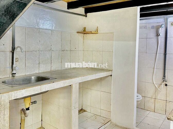 Cho thuê nhà 3 phòng ngủ hẻm xe hơi Hoàng Hoa Thám