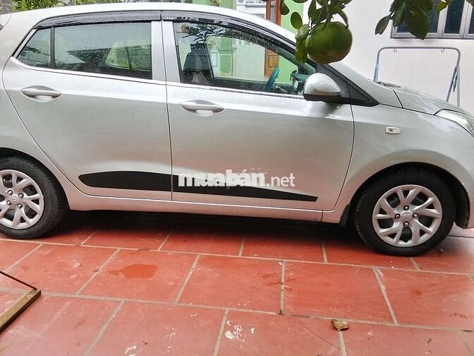 Hyundai Grand i10 Số sàn Bạc 5 chỗ