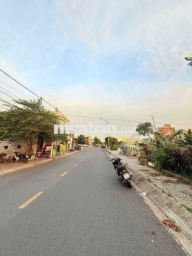 MẶT TIỀN LỘ 13M - GẦN BV NHI ĐỒNG, ĐẠI HỌC FPT