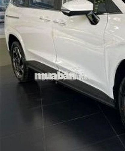 Hyundai CUSTIN 2.0 TURBO- BẢN CAO CẤP