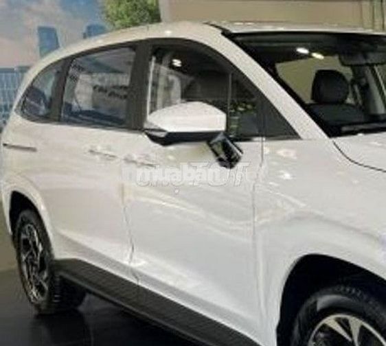 Hyundai CUSTIN 2.0 TURBO- BẢN CAO CẤP