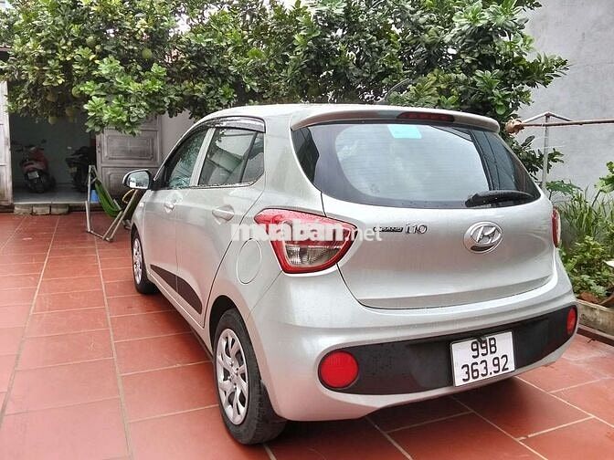Hyundai Grand i10 Số sàn Bạc 5 chỗ