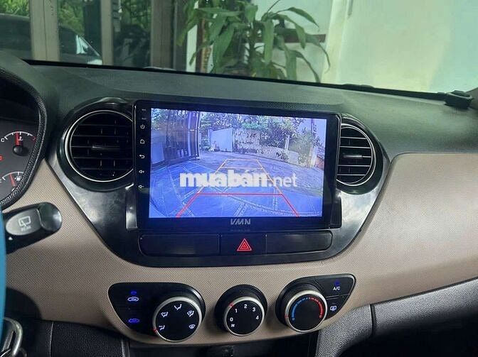 Hyundai Grand i10 Số sàn Bạc 5 chỗ