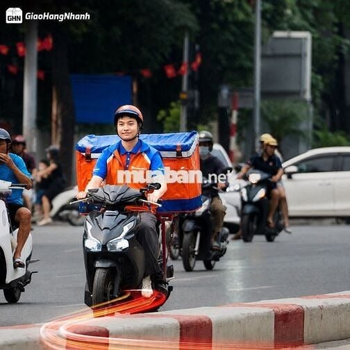 TÀI XẾ XE MÁY GIAO NHẬN HÀNG HOÁ ĐÀ NẴNG
