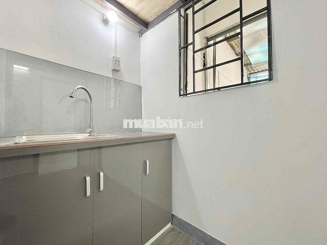 PHÒNG TRỌ GIÁ RẺ NGAY CÔNG VIÊN LÀNG HOA